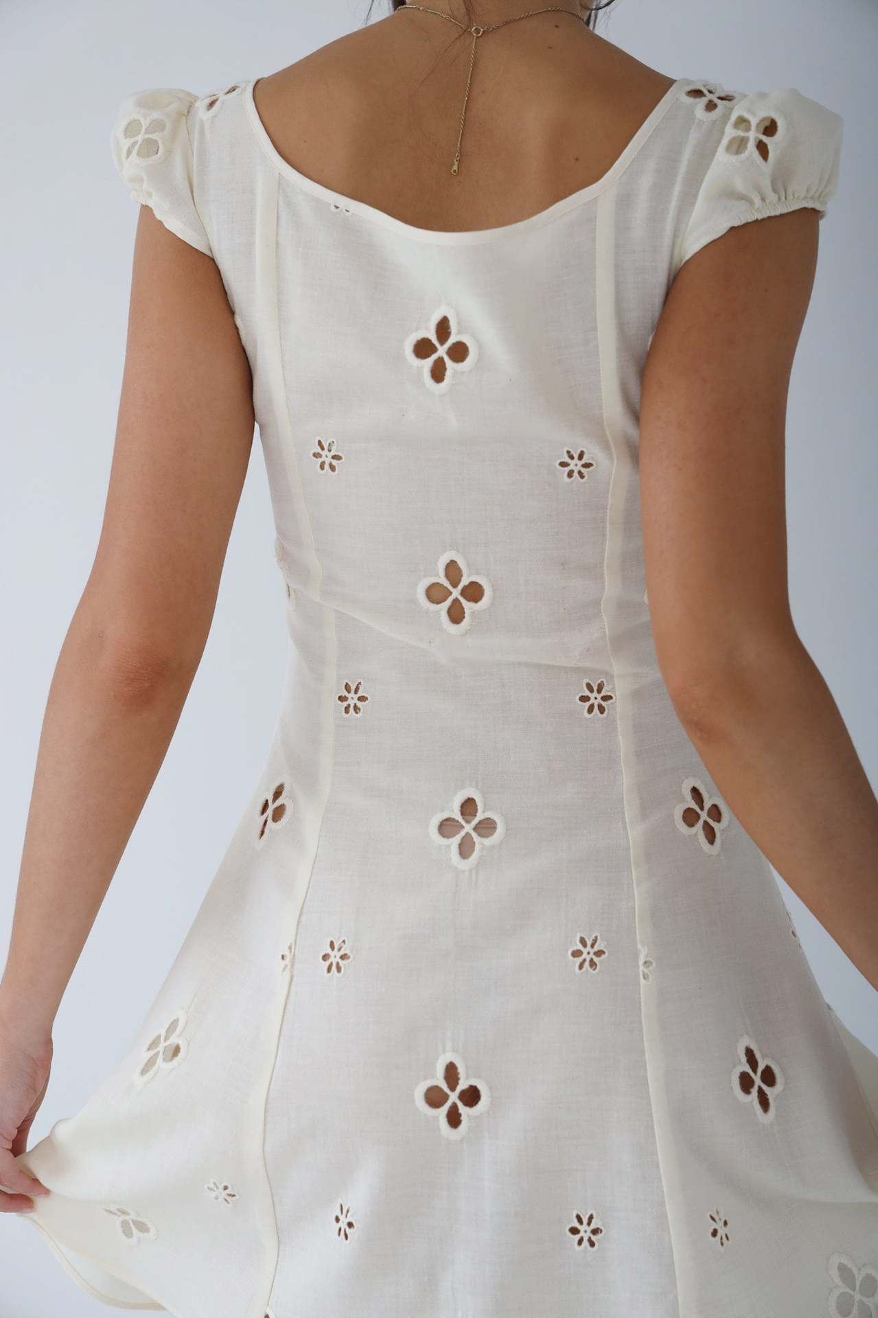 LÁ BELLE Isola Linen-Blend Dress