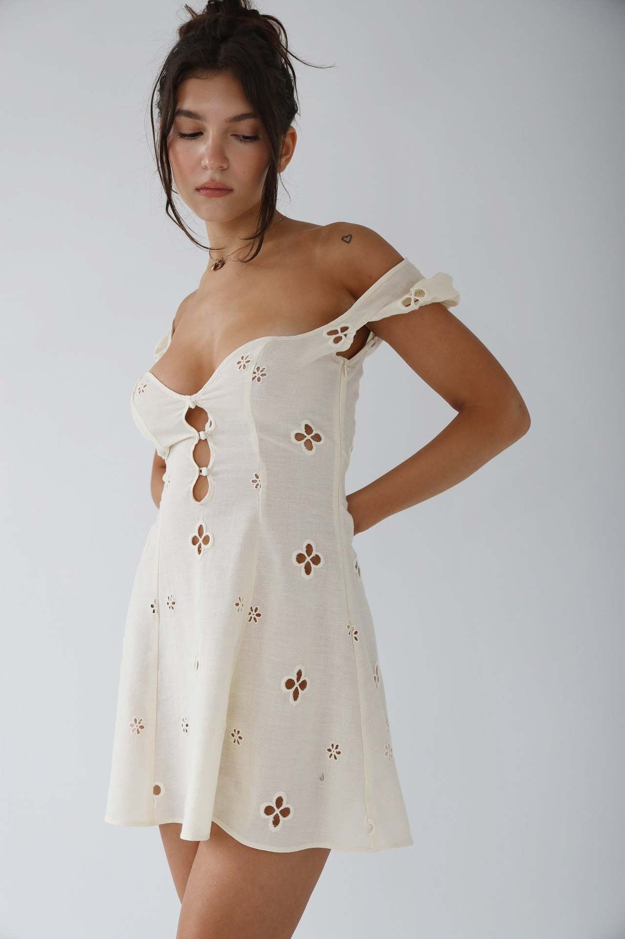 LÁ BELLE Isola Linen-Blend Dress